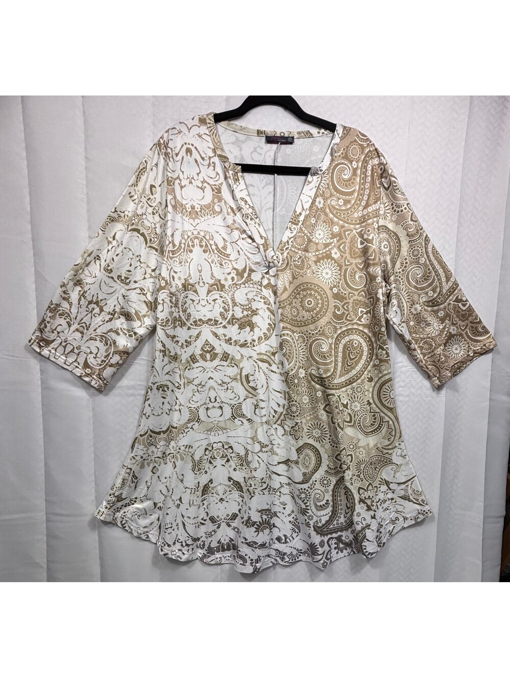 Azalea by Firmiana Women's 2X Beige and White Paisley Print Tunic Top